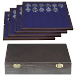 LINDNER - Cofanetto CARUS 4 in legno con 4 ripiani blu a 30 caselle rotonde da 37,5 mm - Noce scuro