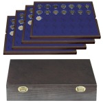 LINDNER - Cofanetto CARUS 4 in legno con 4 ripiani blu a 35 caselle rotonde da 32 mm - Noce scuro