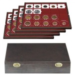 LINDNER - Cofanetto CARUS 4 in legno con 4 ripiani bordeaux a 20 caselle quadrate da 50 mm con tacca - Noce scuro