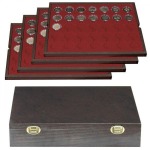 LINDNER - Cofanetto CARUS 4 in legno con 4 ripiani bordeaux a 35 caselle rotonde da 32 mm - Noce scuro