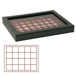 LINDNER - Cofanetto NERA CASSETTA M CON FINESTRA con interno bordeaux a 20 caselle quadrate da 47 mm - Nero