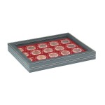 LINDNER - Cofanetto NERA CASSETTA M CON FINESTRA con interno bordeaux a 20 caselle quadrate da 50 mm con tacca - Nero