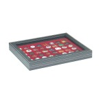 LINDNER - Cofanetto NERA CASSETTA M CON FINESTRA con interno bordeaux a 48 caselle quadrate da 30 mm - Nero