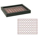 LINDNER - Cofanetto NERA CASSETTA M CON FINESTRA con interno bordeaux a 54 caselle rotonde da 25,75 mm - Nero