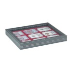 LINDNER - Cofanetto NERA CASSETTA M CON FINESTRA con interno bordeaux a 9 caselle rettangolari da 63x85 mm per Slabs - Nero