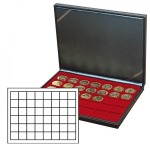 LINDNER - Cofanetto NERA CASSETTA M con interno bordeaux a 48 caselle quadrate da 30 mm - Nero