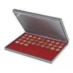LINDNER - Cofanetto NERA CASSETTA M con interno bordeaux a 54 caselle rotonde da 25,75 mm - Nero