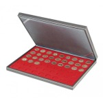LINDNER - Cofanetto NERA CASSETTA M con interno rosso a 54 caselle rotonde da 25,75 mm - Nero