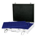 LINDNER - Astuccio ALU con 6 vassoi in floccato blu a 24 caselle quadrate da 42 mm
