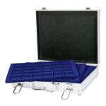 LINDNER - Astuccio ALU con 6 vassoi in floccato blu a 30 caselle quadrate da 38 mm