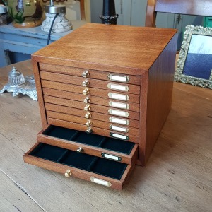 Monetiere in legno con 10 cassetti a scomparti per monete antiche oro orgento 1