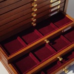 Monetiere in legno con 11 cassetti a scomparti per monete antiche oro orgento 2