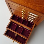 Monetiere in legno con 8 cassetti a scomparti per monete antiche oro orgento 2