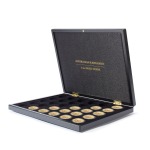 Cofanetto VOLTERRA in legno con 1 ripiano a 30 caselle rotonde per once oro Australian Kangaroo in capsula Nero Leuchtturm 2