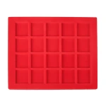 Vassoio PICCOLO in floccato rosso a 20 caselle quadrate da 32 mm Master Phil