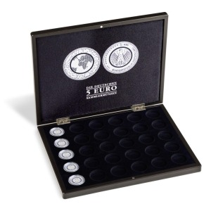 LEUCHTTURM - OFFERTA: Cofanetto VOLTERRA in legno con 1 ripiano a 30 caselle rotonde per 5 € Germania Zone Climatiche - Nero